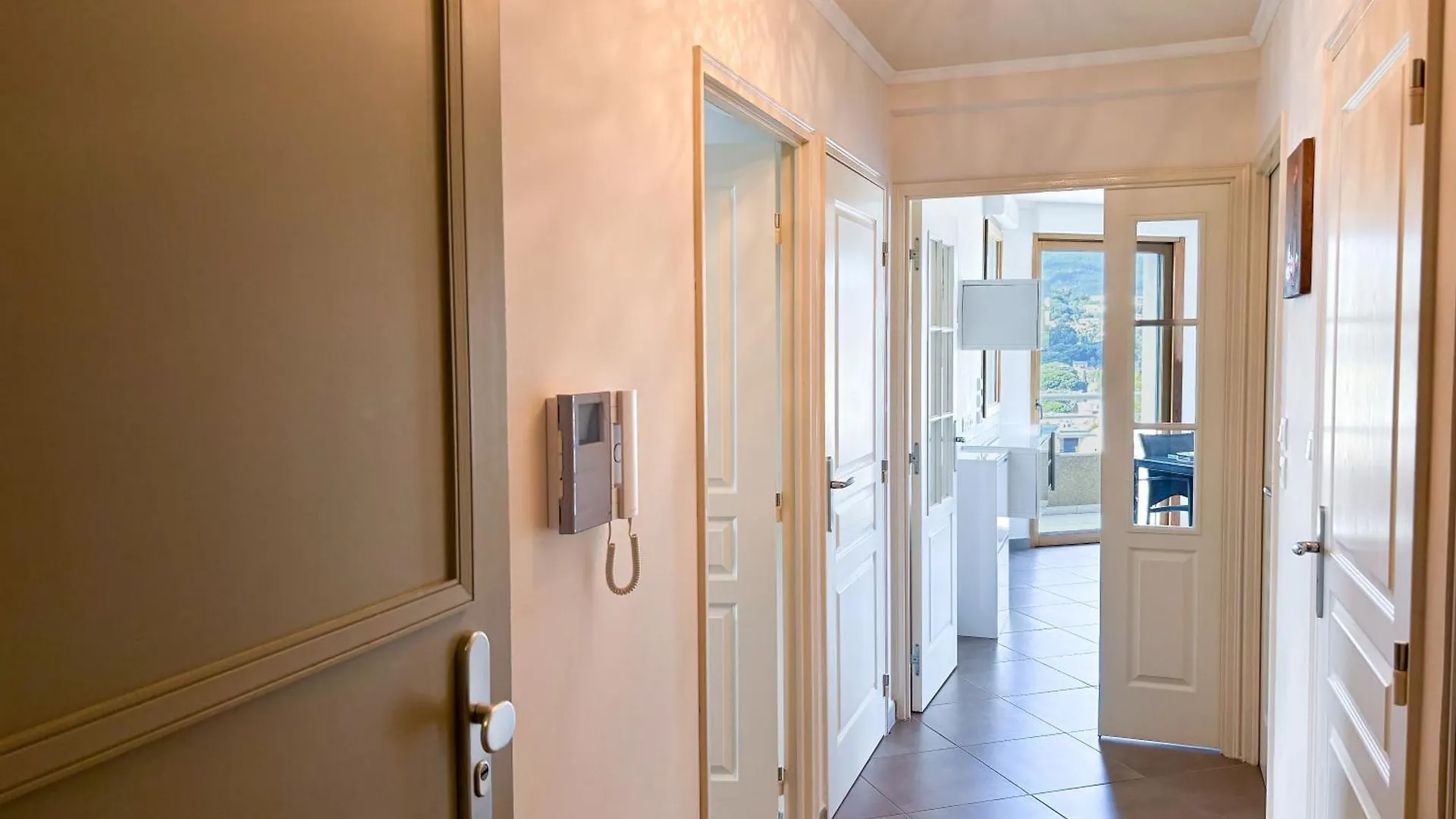 Azura - Appartement Climatise 2 Chambres Terrasse Vue Mer Avec Parking Prive Gratuit Cavalaire-sur-Mer 0*,