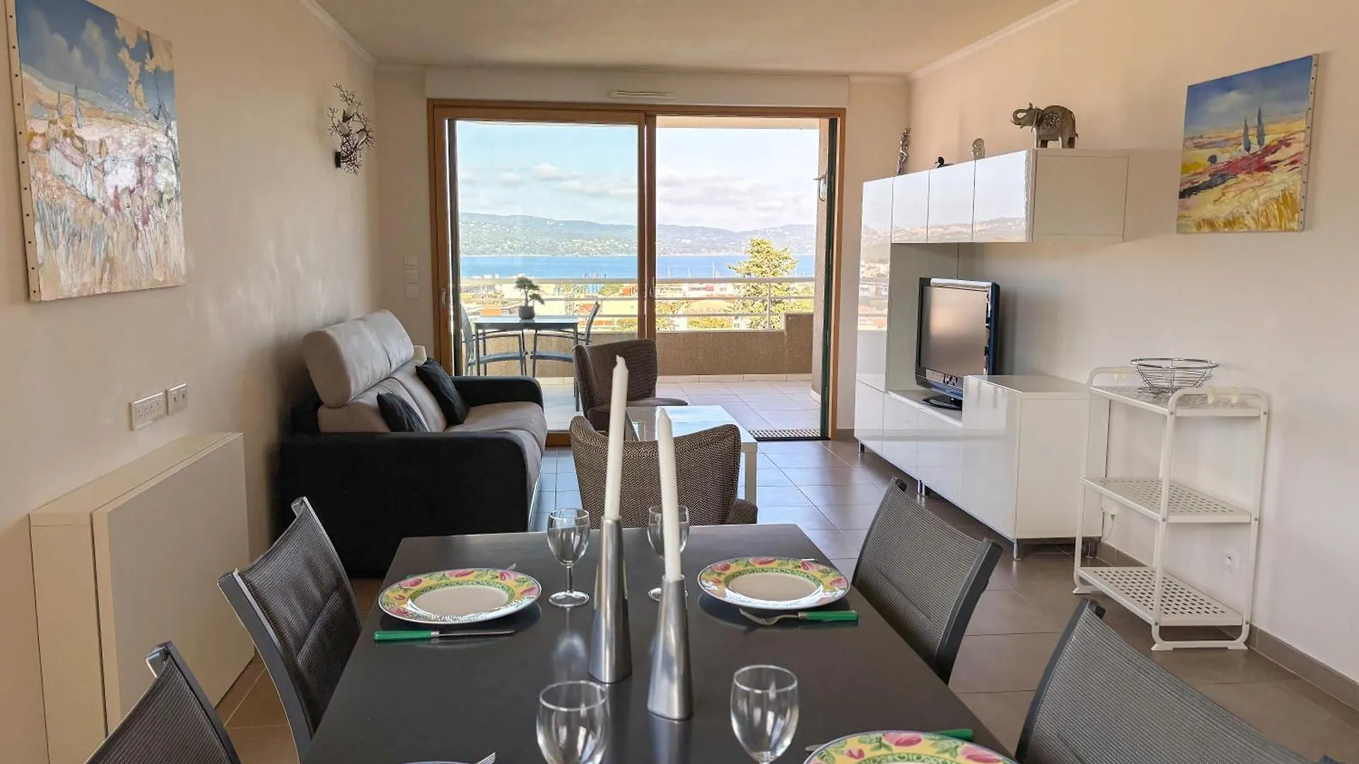 Apartamento Azura - Appartement Climatise 2 Chambres Terrasse Vue Mer Avec Parking Prive Gratuit Cavalaire-sur-Mer França